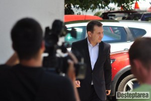 13.04. Primarul Stavarache se indreapta spre Curtea de Apel pentru a primi sentinta.