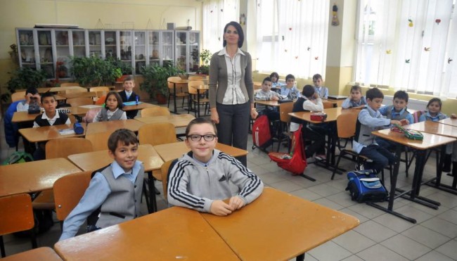 inv. Mariana Simion si clasa a IV-a C, de la „C.Platon” / foto: Liviu Maftei