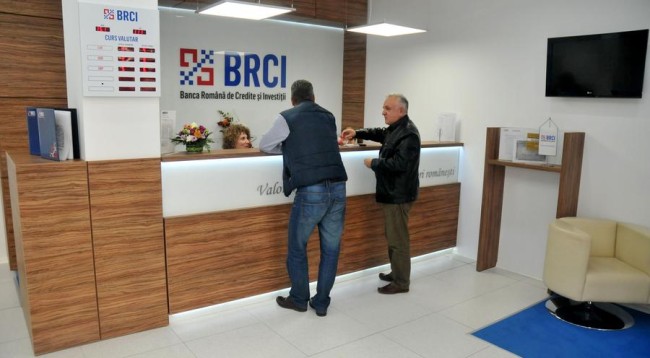 Operativitatea la ghiseele bancii este primul atuu etalat de BRCI (Foto: Liviu Maftei)