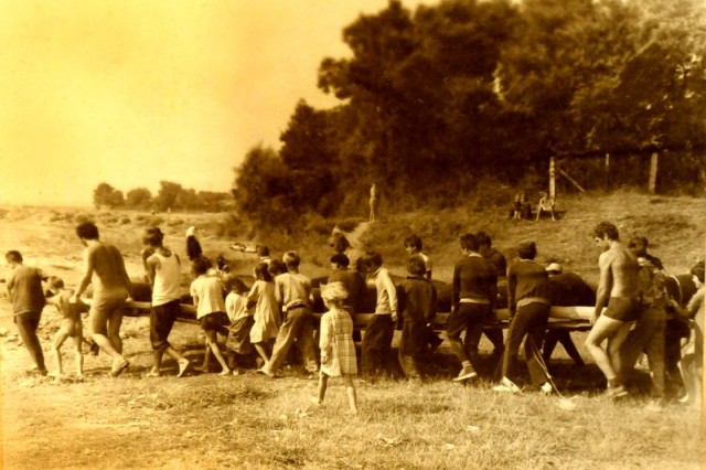 Foto Ajutoarele din sat la lansarea plutei