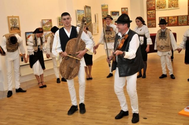 Grupul „Datina stramoseasca” participa an de an la festivaurile folclorice