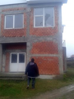 24-11-calini-scoala-abandonata-1