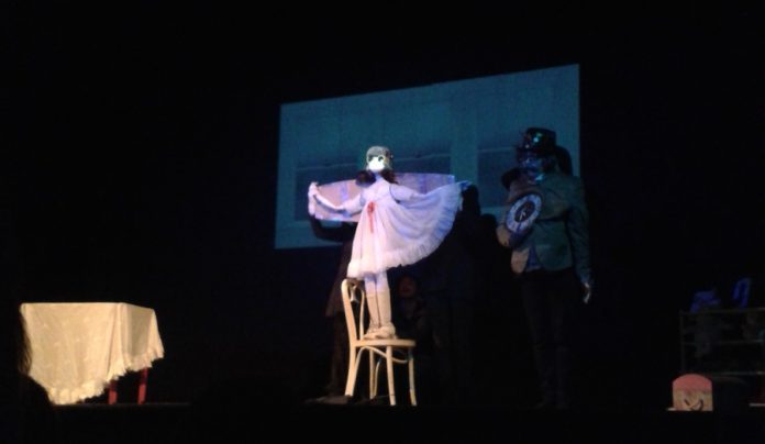 Annabel, un teatru de păpuși pentru adulți