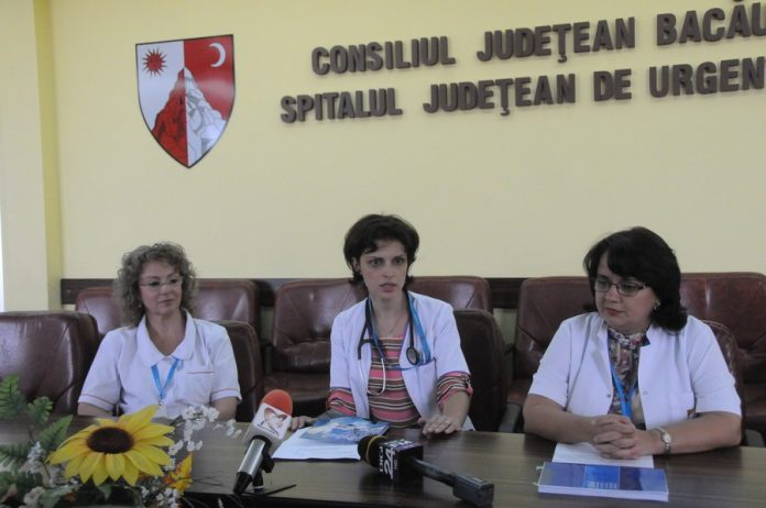 dr. Marina Indreaş, medic în laboratorul spitalului, dr. Ioana Raluca Dinu, director medical, și asis. lic. Geanina Pricopi, director de îngrijiri / foto: Ioan Bîșcă