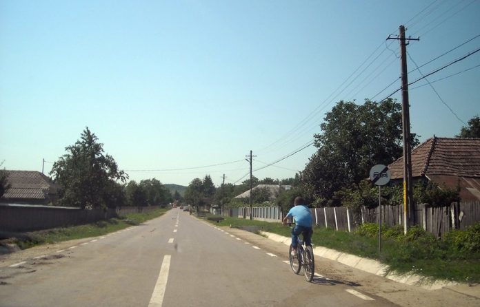 trai decent Damienesti 4 (infrastructura)