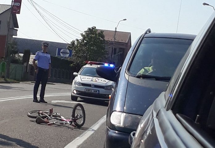 Biciclist accidentat pe Calea Romanului