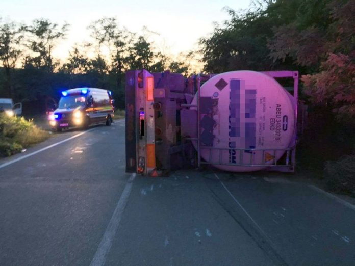 Cisterna rasturnata la Magura