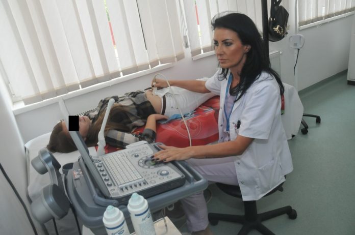 Maternitatea Bacău, colac de salvare şi pentru gravidele adolescente