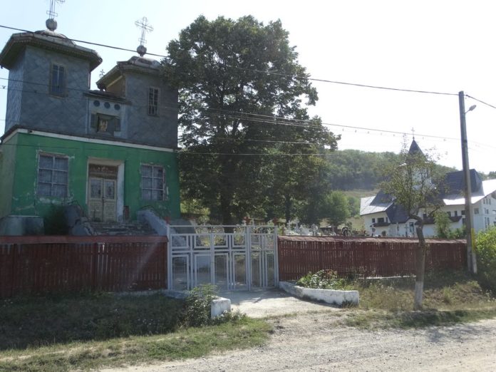 Biserica veche din Fruntesti 2