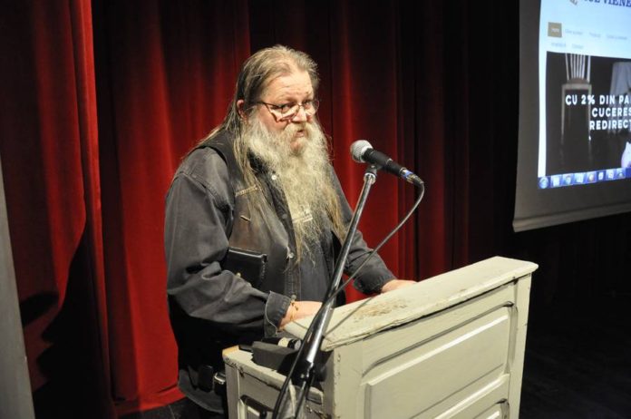 „Teatrul în educaţie”,