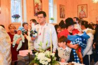 25 de copii botezați