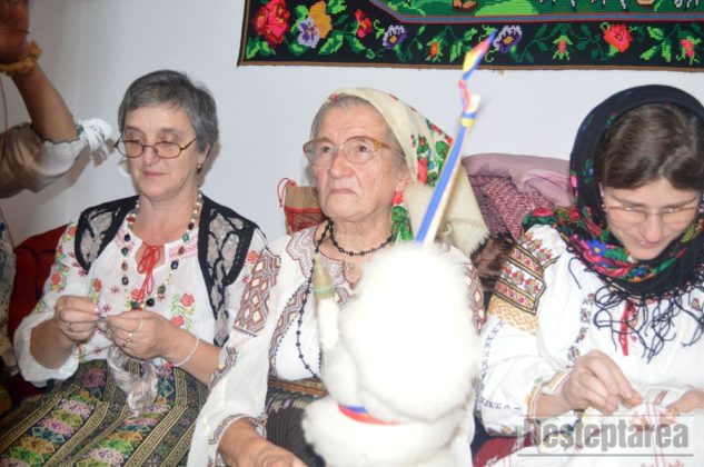 Șezătoarea gospodinelor de pe Valea Asăului