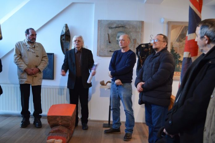 cabinetul de curiozitati ziar