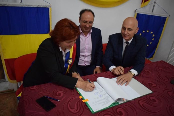 19 06 Filipeni - semnare contract 1