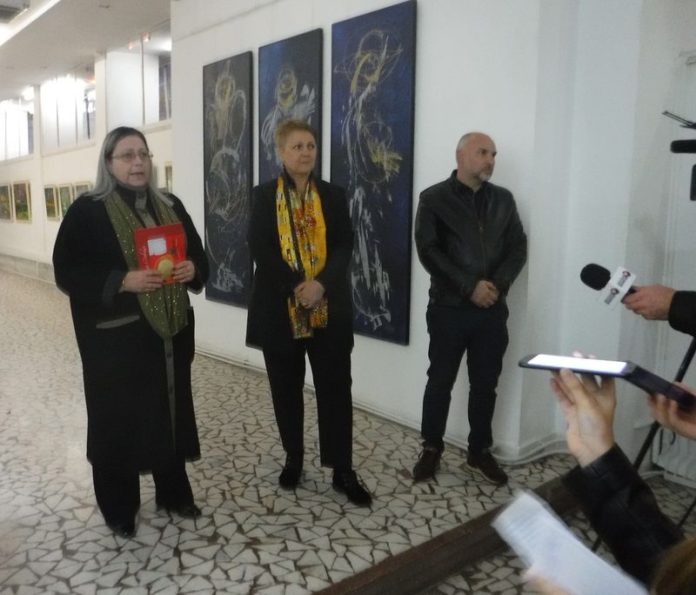 Cristina Ciobanu (mijloc), alături de Mariana Popa şi Dionis Puşcuţă