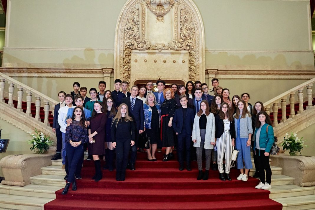 71558058_545342636271505_1565093508660854784_n