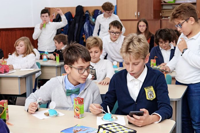 76901038_557088908386901_1250874092127518720_n