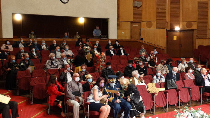 Premiere FOND PAGINI