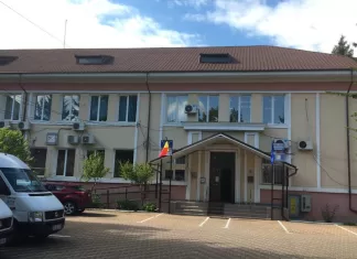 Inspectoratul Școlar Județean Bacău a cerut, vineri, ca pâna luni școlile să trimită propuneri de reducere a cheltuielilor de personal