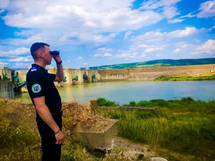 eb7f5a40-b59a-4c1b-97b2-0194d49b564b