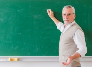 Profesorii nu s-au îngramădit să obțina prima de carieră didactică. Guvernul prelungește termenul, dar asta nu ajuta cu nimic