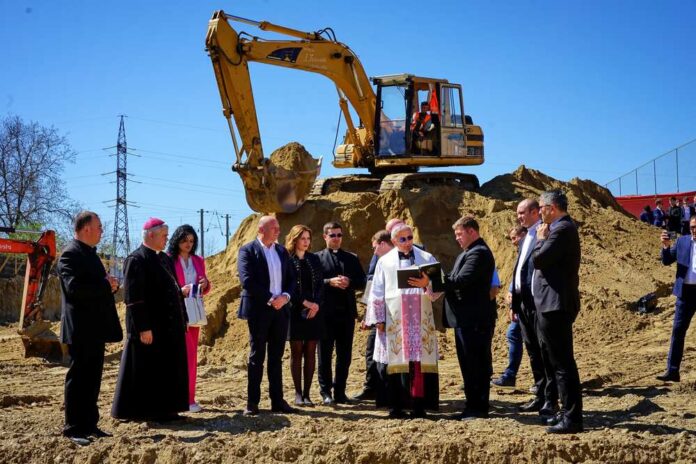 434594794_924714442992182_9029451847955673281_n