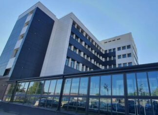 Spitalul „Prof. Dr. Eduard Apetrei” Buhuși menține reguli stricte privind accesul și programul de vizită