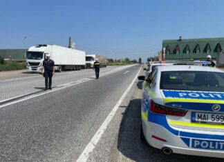 100 de amenzi și patru permise reținute în urma unei acțiuni a Poliției Rutiere pe DN 15