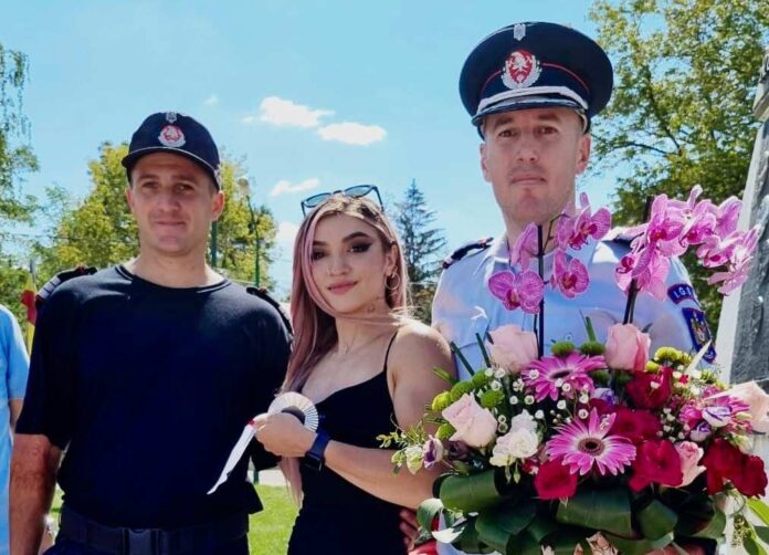 309956f3-1a6c-4bde-8a39-0eea28f13d9b