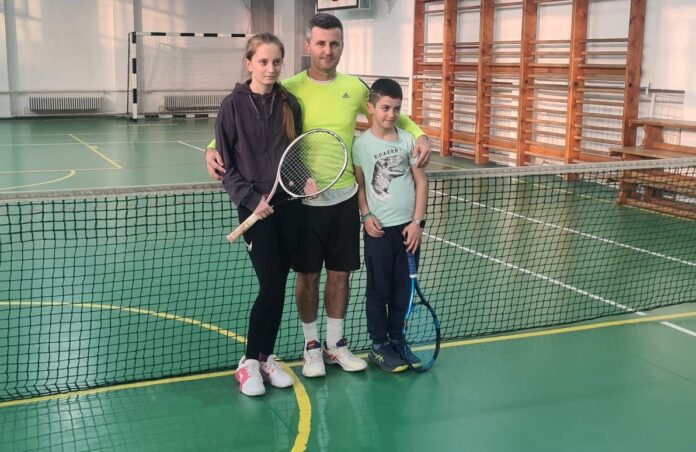 f3e312b9-879e-4195-806a-4e3b4ee737d2