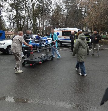 Exercițiu de evacuare și prim ajutor la Spitalul Județean de Urgență Bacău, simulând un cutremur în zona Vrancea