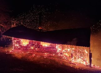 Incendiu la o cabană din Ghimeș-Făget, pompierii au intervenit rapid