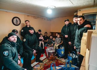 Polițiștii de la Serviciul pentru Acțiuni Speciale Bacău au poposit în casele celor care au nevoie de ajutor