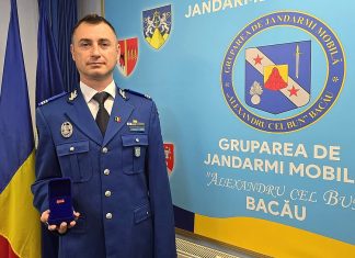 Adjunctul comandantului Grupării de Jandarmi Mobile Bacău, recompensat cu Distincția de serviciu „Îndeplinirea în condiții deosebite a misiunilor încredințate”