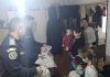 Bucuria darului, adusă de polițiști în Ajunul Crăciunului, la Luizi Călugăra