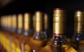 Guvernul limitează cantitățile de alcool și tutun pentru uz personal: maximum 10 litri de băuturi spirtoase