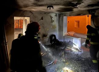Explozie urmată de incendiu într-un apartament din Onești. Două persoane au fost rănite grav