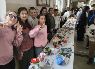 ÎN AȘTEPTAREA MOȘULUI. TÂRGUL DE CRĂCIUN AL ELEVILOR LICEULUI TEHNOLOGIC „PETRU RAREȘ”
