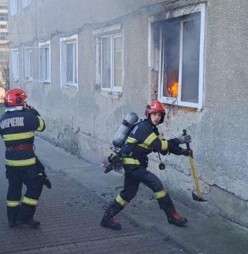 Incendiu într-un apartament din Moinești: 27 de persoane evacuate în siguranță