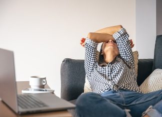 Burnout-ul de sărbători. De ce nu ne simțim mai bine după vacanță, ci mai obosiți