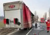Incendiu la un autocamion pe DN E85, în comuna Răcăciuni