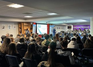BACĂU: Activități preventive dedicate Zilei Internaționale a Nonviolenței în Școli