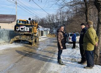 Moinești: Primarul Valentin Vieru, pe teren pentru monitorizarea lucrărilor de extindere a rețelelor de apă și canalizare