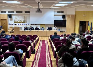 Bacău: Sesiune de informare pentru studenții străini, organizată de polițiști și specialiști în imigrație