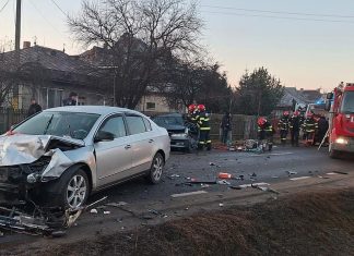 Ardeoani: Bărbat de 38 de ani, descarcerat în urma unui accident rutier între două autoturisme