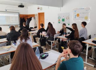 ELEVII DE LA COLEGIUL ECONOMIC „ION GHICA” BACĂU, PARTICIPĂ LA PROIECTUL EDUCAȚIONAL „AI AND US: O ALIANȚĂ INTELIGENTĂ ÎN EDUCAȚIA EUROPEANĂ”