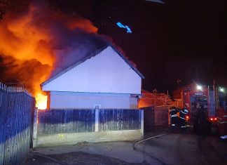 Incendiu la o locuință din Onești, lichidat de pompieri fără victime
