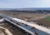 Autostrada A7 Adjud – Bacău: structuri majore, asfaltări și montarea parapetelor