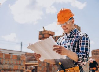 Piața construcțiilor rezidențiale din județul Bacău: început de an în scădere, dar investițiile populației rămân motorul principal