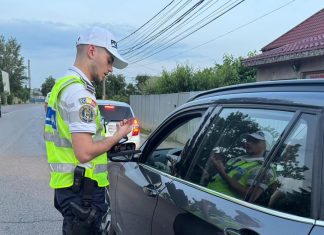 Peste 2.100 de autovehicule verificate de polițiștii băcăuani într-o săptămână. Zeci de șoferi, depistați băuți la volan